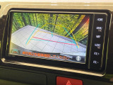 【バックカメラ】駐車時に後方がリアルタイム映像で確認できます。大型商業施設や立体駐車場での駐車時や、夜間のバック時に大活躍!運転スキルに関わらず、今や必須となった装備のひとつです!