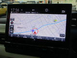 メモリーナビを装備しております。 お出かけに大変便利です。