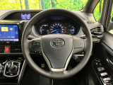 【純正革巻きステアリング】上質な革を使用することで、手にしっかり馴染みとても運転しやすいハンドルです♪