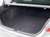 トランクが狭いと思っておりませんか?実際は大容量トランクです!旅行等の長距離ドライブも快適です!また、屋根付きスペースを完備しておりますので、夜間でも、雨でも雪の日だってゆっくりご覧頂けます。