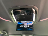 【アルパイン製12.8型フリップダウン】大画面モニターで後席でもエンタメをお楽しみいただけます。家族や友人とお出かけする機会が多い方に大人気です♪