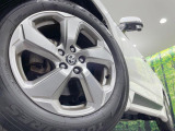 【純正18インチアルミホイール】外観にマッチした純正アルミホイールを装着しております。各種社外アルミホイールや、スタッドレスタイヤも取扱いしております。是非ご相談ください♪