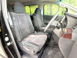 運転席シート廻りは使用感も少なく、良好な状態となっています。丁寧に使われていたことがよくわかりますね。
