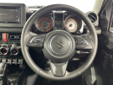 【ステアリング】軽い力で扱いやすいハンドルです。目立つ傷やスレなどなく綺麗な状態です!除菌プランいれていただくとさらに快適に!清潔なお車はお子様にも安心ですね!