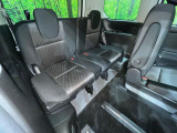 3列目シートはもちろん状態良好☆大人でもゆったりと座って頂けますので、大人数でのお出かけもラクラクです♪ご家族で、気の知れた仲間で、ドライブに行くのが楽しみですね♪