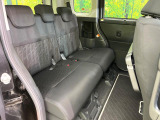 後部座席も気になるようなキズ・汚れやへたり等、大きなダメージはなく、良好な状態です。