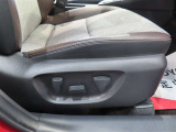 運転席6ウェイパワーシートです。