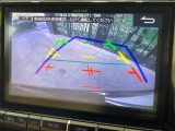 【バックカメラ】駐車時に後方がリアルタイム映像で確認できます。大型商業施設や立体駐車場での駐車時や、夜間のバック時に大活躍!運転スキルに関わらず、今や必須となった装備のひとつです!