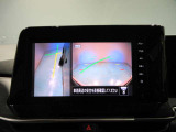 サイドブラインドカメラです。左前方を映します。巻き込みの確認ができますよ