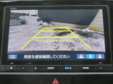 ■バックカメラ装備■ Rモードへシフトチェンジすると瞬時にナビのディスプレイ上に後方が映し出され状況がしっかり把握できとても便利です☆