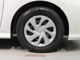 純正のスチールホイール+ホイールキャップ装着車です。