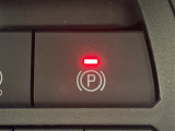 【電動パーキングブレーキ】パーキングブレーキを指先だけで操作可能です!力の弱い人にも安心してブレーキをかけていただけます!