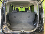 普段のお買い物や通勤、送迎等に十分な荷室スペースを確保しております。セカンドシートを倒すと、大きな荷物の積載も可能です♪