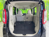 後席を格納すると、これだけの広さが!シーンに合わせたシートアレンジで、大きな荷物も積むことが出来ます♪