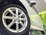 【純正14インチアルミホイール】外観にマッチした純正アルミホイールを装着しております。各種社外アルミホイールや、スタッドレスタイヤも取扱いしております。是非ご相談ください♪