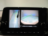 サイドブラインドカメラです。左前方を映します。巻き込みの確認ができますよ
