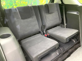 3列目シートはもちろん状態良好☆大人でもゆったりと座って頂けますので、大人数でのお出かけもラクラクです♪ご家族で、気の知れた仲間で、ドライブに行くのが楽しみですね♪