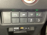 ハンドルの右側にHondaセンシング用のメインスイッチとパワーテールゲートスイッチがついています。パワーテールゲートスイッチは車内からでもテールゲートの開け閉めを電動でできます。