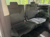 3列目シートはもちろん状態良好☆大人でもゆったりと座って頂けますので、大人数でのお出かけもラクラクです♪ご家族で、気の知れた仲間で、ドライブに行くのが楽しみですね♪
