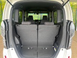 普段のお買い物や通勤、送迎等に十分な荷室スペースを確保しております。セカンドシートを倒すと、大きな荷物の積載も可能です♪