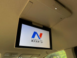 【フリップダウンモニター】大画面モニターで後席でもエンタメをお楽しみいただけます。小さなお子様にも大人気の装備です♪