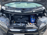 エンジンルームの画像です。店舗にて現車の確認もいただけますので、お電話で在庫のご確認の上是非ご来店くださいませ!!!ワクワクするクルマ選びをご提案します!