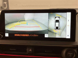 全周囲カメラ付きで車庫入れも安心ですね。