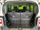 普段のお買い物や通勤、送迎等に十分な荷室スペースを確保しております。セカンドシートを倒すと、大きな荷物の積載も可能です♪