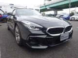 長期にわたる保証を実現。安心の無償保証。2年間のBMWプレミアムセレクション保証と延長保証(別途費用)を合わせて最大4年間の保証。万一の故障に長期間備えることができ、ご安心してお乗り頂けます。