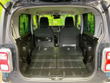 普段のお買い物や通勤、送迎等に十分な荷室スペースを確保しております。セカンドシートを倒すと、大きな荷物の積載も可能です♪