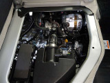 【綺麗なエンジンルーム】新車を弊社の名前で登録した届出済未使用車両なので、当然エンジンルームも綺麗な状態です♪
