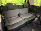 3列目シートはもちろん状態良好☆大人でもゆったりと座って頂けますので、大人数でのお出かけもラクラクです♪ご家族で、気の知れた仲間で、ドライブに行くのが楽しみですね♪