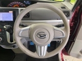 ステアリングも使用感が少なく、きれいな状態となっております♪