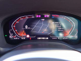 ◆インスツルメント・パネルのエレガントなデザインは、BMW特有の水平ラインで構成され、室内空間に端正な印象をもたらします。人間工学に基づいてレイアウトされた重要な操作系統は、直観的な操作が可能です◆