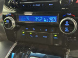 オートエアコンで快適な室内です。