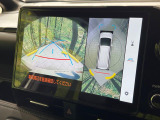 【パノラミックビューモニター】専用のカメラにより、上から見下ろしたような視点で360度クルマの周囲を確認することができます☆死角部分も確認しやすく、狭い場所での切り返しや駐車もスムーズに行えます。