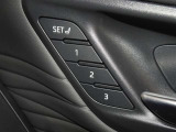 運転席のパワーシートは3名様分までメモリー機能付きです。