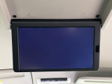 【フリップダウンモニター】大画面モニターで後席でもエンタメをお楽しみいただけます。小さなお子様にも大人気の装備です♪