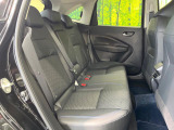 後部座席も気になるようなキズ・汚れやへたり等、大きなダメージはなく、良好な状態です。