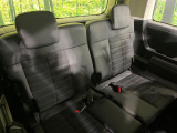 3列目シートはもちろん状態良好☆大人でもゆったりと座って頂けますので、大人数でのお出かけもラクラクです♪ご家族で、気の知れた仲間で、ドライブに行くのが楽しみですね♪