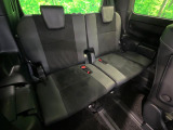 3列目シートはもちろん状態良好☆大人でもゆったりと座って頂けますので、大人数でのお出かけもラクラクです♪ご家族で、気の知れた仲間で、ドライブに行くのが楽しみですね♪
