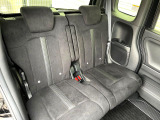 後部座席も気になるようなキズ・汚れやへたり等、大きなダメージはなく、良好な状態です。