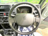 ステアリングも使用感が少なく、きれいな状態となっております♪