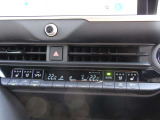 運転席・助手席に加えて後席でもお好みに合わせて温度設定が行えるフルオートエアコンです。さらにシートヒーター・前席シートベンチレーション・ステアリングヒーターを緻密に自動制御するオールオート機能付です。
