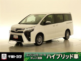 トヨタ認定中古車のヴォクシーです。ガソリンが高騰している今だからこそ低燃費で環境にもやさしいハイブリッド車です。静粛性に優れた快適空間と静かな走りも実現しています。