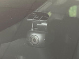 【ドライブレコーダー】ドライブレコーダー装備!走行中はもちろん、あおり運転や事故に遭遇した際、映像で記録し、万一のリスクに備えます。※記録用SDカードはお客様ご自身でご準備いただく必要があります。