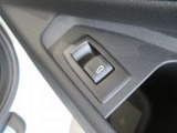 ◆インスツルメントパネルやインテリアトリムなどは、調和しなが洗練された室内を作り上げ、スイッチ類によって、優れた操作性をも実現。ドライバーの視線や動線を考え、人間工学に基づきデザインされています。◆