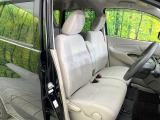 運転席シート廻りは使用感も少なく、良好な状態となっています。前オーナー様が丁寧に使っていたことがよくわかりますね。