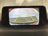 【バックモニター】駐車時に後方がリアルタイム映像で確認できます。駐車時や、夜間のバック時に大活躍♪