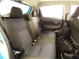 後部座席も当然、綺麗・清潔に仕上げております。内装の綺麗なお車は気持ちが良いですね。